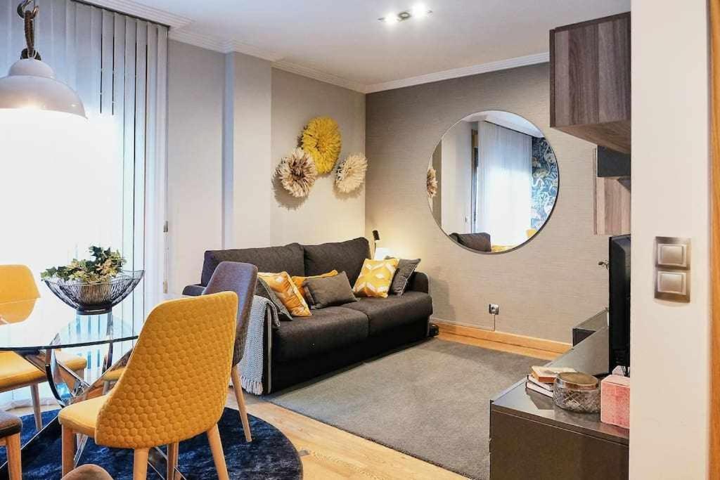 Apartamento Mariscal Pontevedra Bagian luar foto