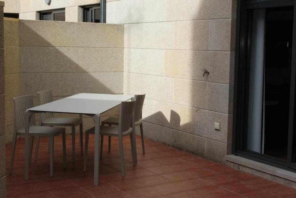 Apartamento Mariscal Pontevedra Bagian luar foto